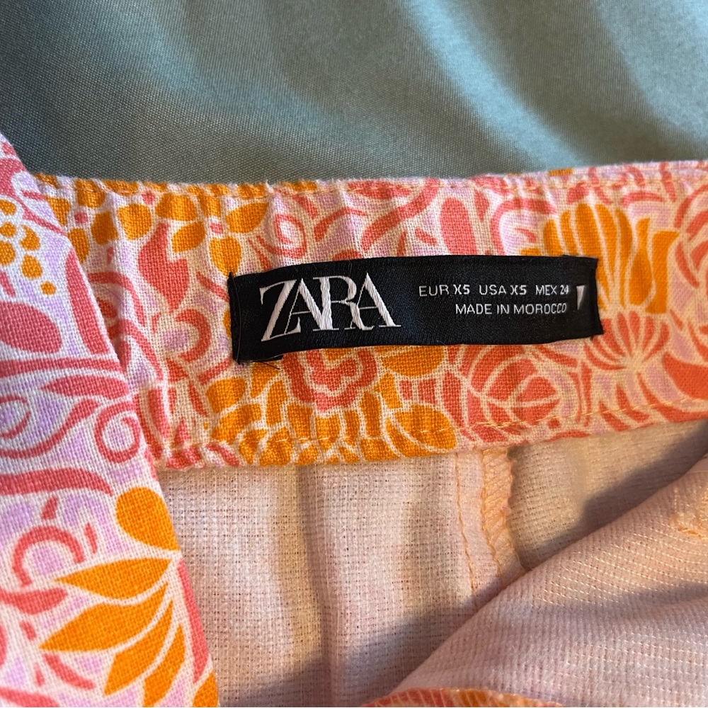 Zara Patterned Shorts XS - Picture 3 of 3